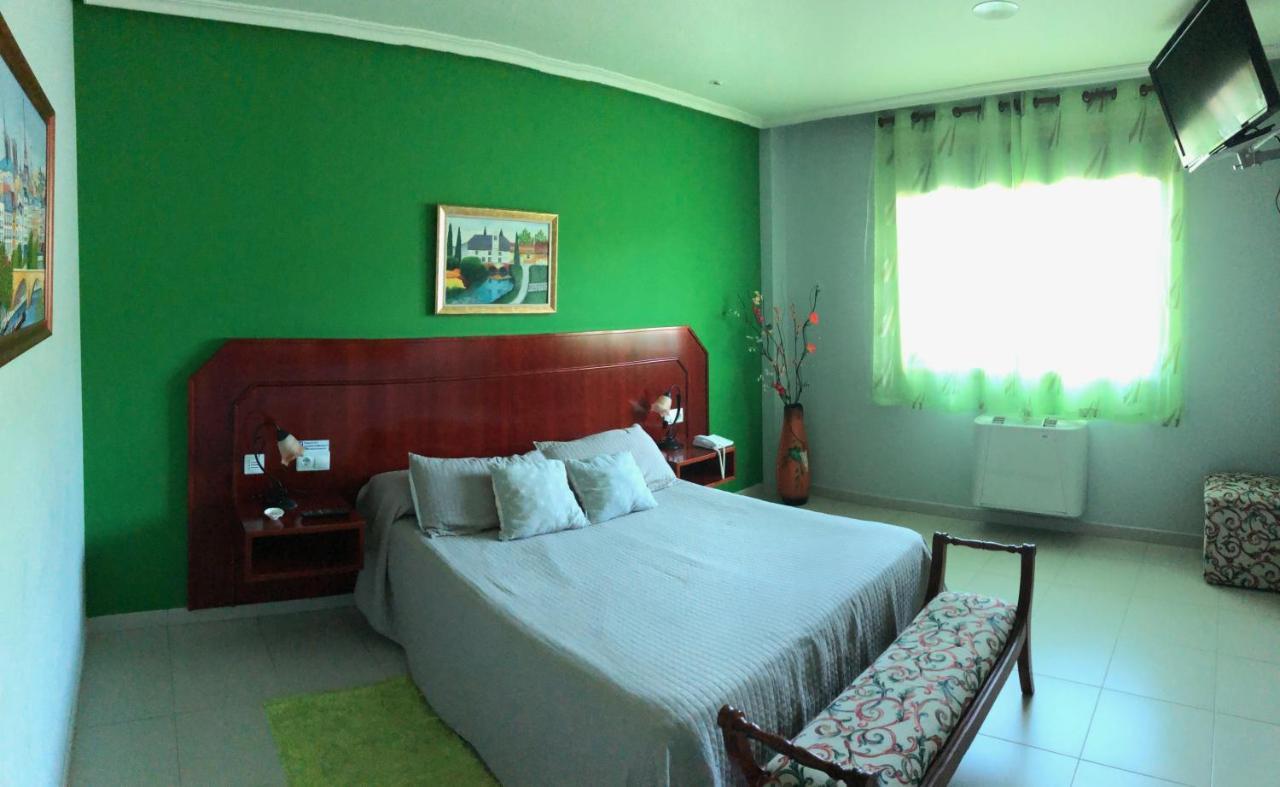 Motel Montecarlo Луго Екстериор снимка